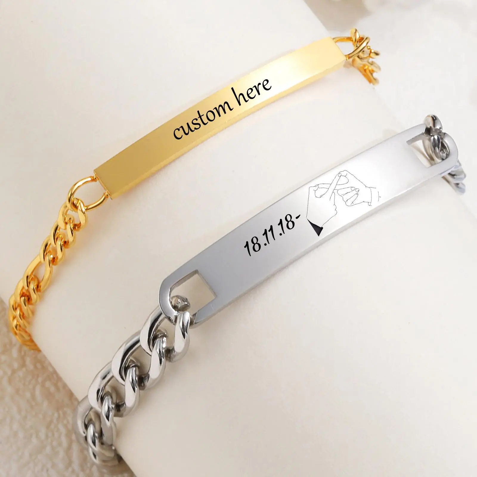 Vnox Free Engrave Love Words Bracelets Gifts for Couples, Stainless Steel Figaro Chain Bracelets,Valentines Day Gift for Him Her