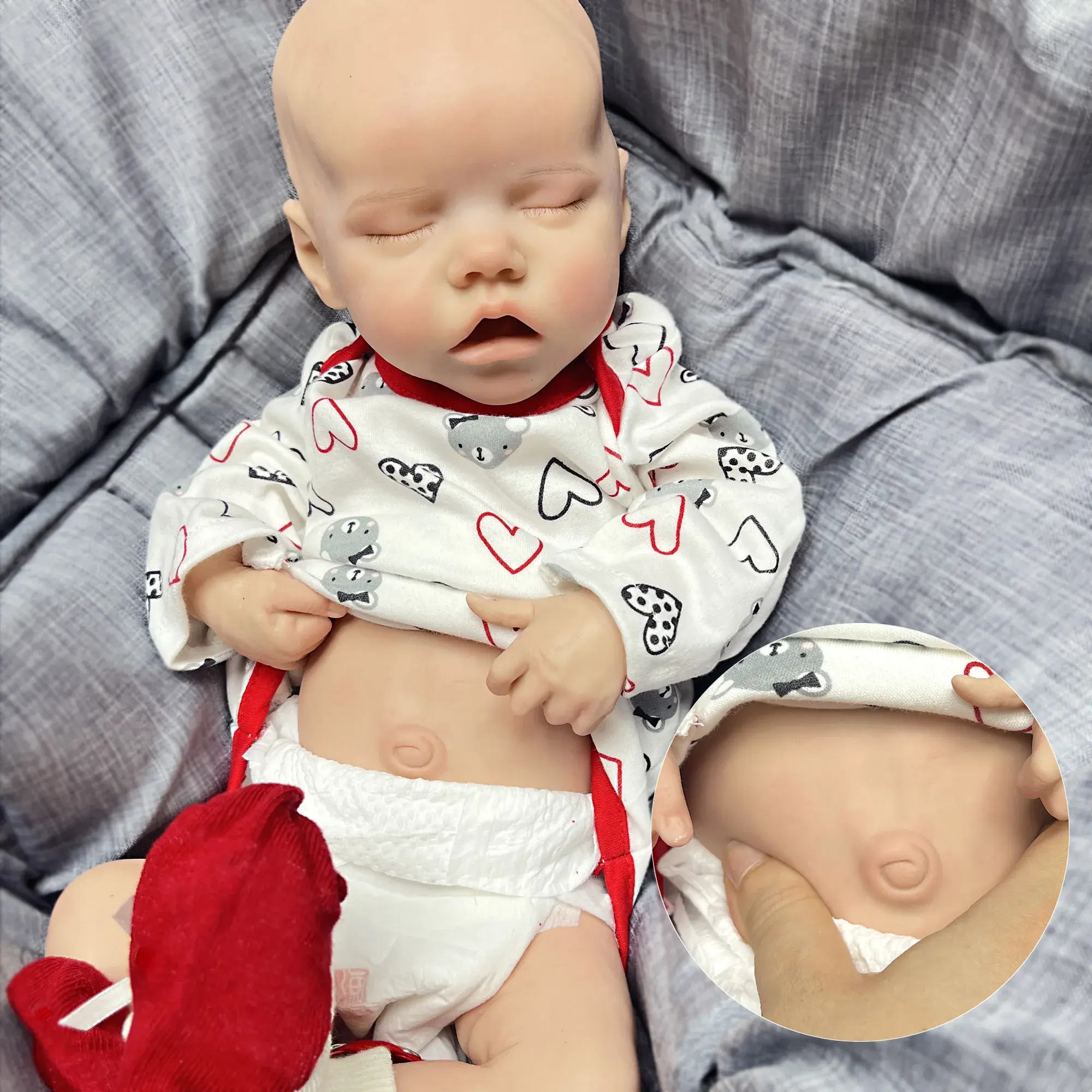 18 inches/45 cm, reborn baby girl doll, soft silicone body, handmade—lifelike, cute face, realistic details, includes bottle and birth certificate. Ideal as a birthday gift, for collectors, and a perfect gift for children.