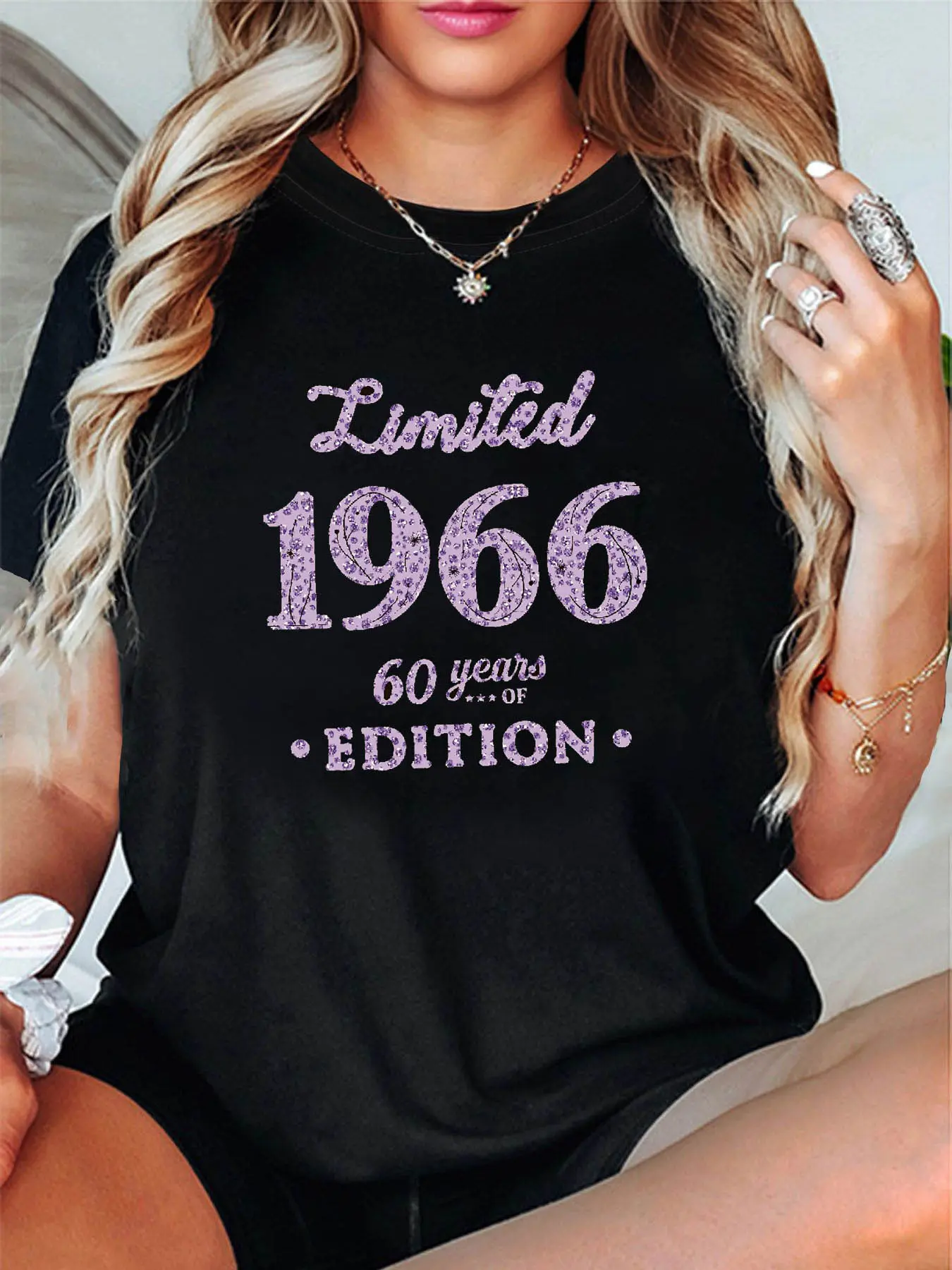 Limited 1966 60 Years Edition Printed Women'S Round Neck Short Sleeve T-Shirt, Perfect for Casual Outings, Holiday Gifts, Gatherings with Friends, Music Parties, And Vacation Outfits