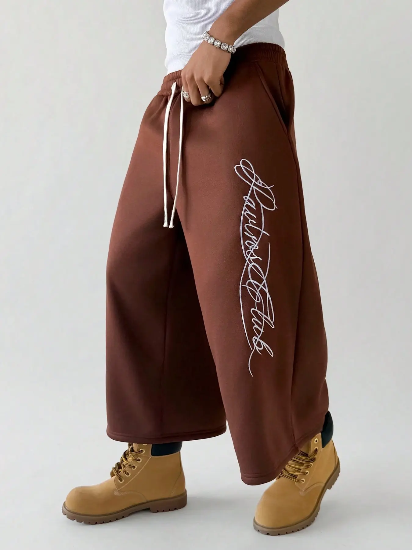 Men's Streetwear Signature Handwritten Casual Comfy Sporty Sweatpants, Elastic Waist Drawstring Shorts, Knitted Sports Pants, Unisex Fashion Gift, Adjustable Drawstring Sweatpants, Casual Athletic Pants