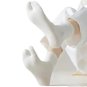 1/3 Two-Toe Socks, Split-Toe Socks, Japanese-Style Mid-Calf Socks for Men And Women, Solid Color Socks.