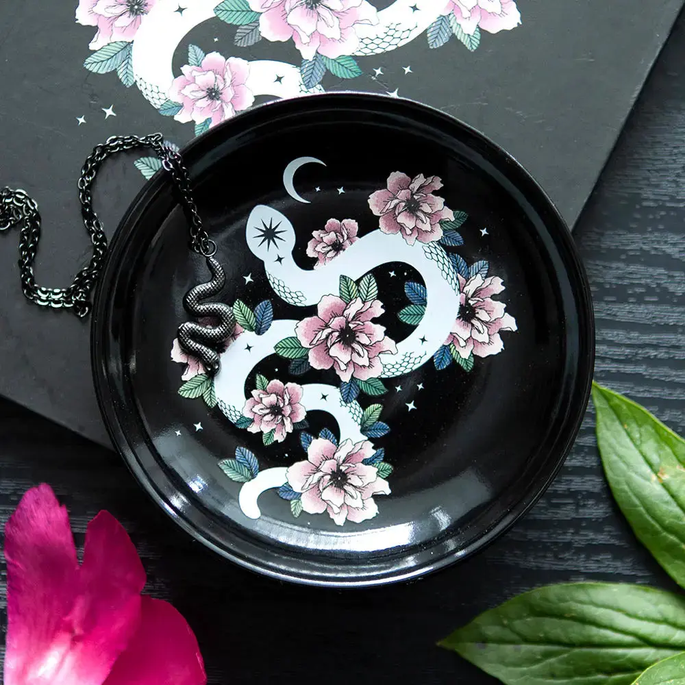 Nature Theme Snake Flower Trinket Dish - Round Charger Plate, Painted Rose Decorated Plate, Kitchen Tableware, Jewelry Holder, Painted Plates