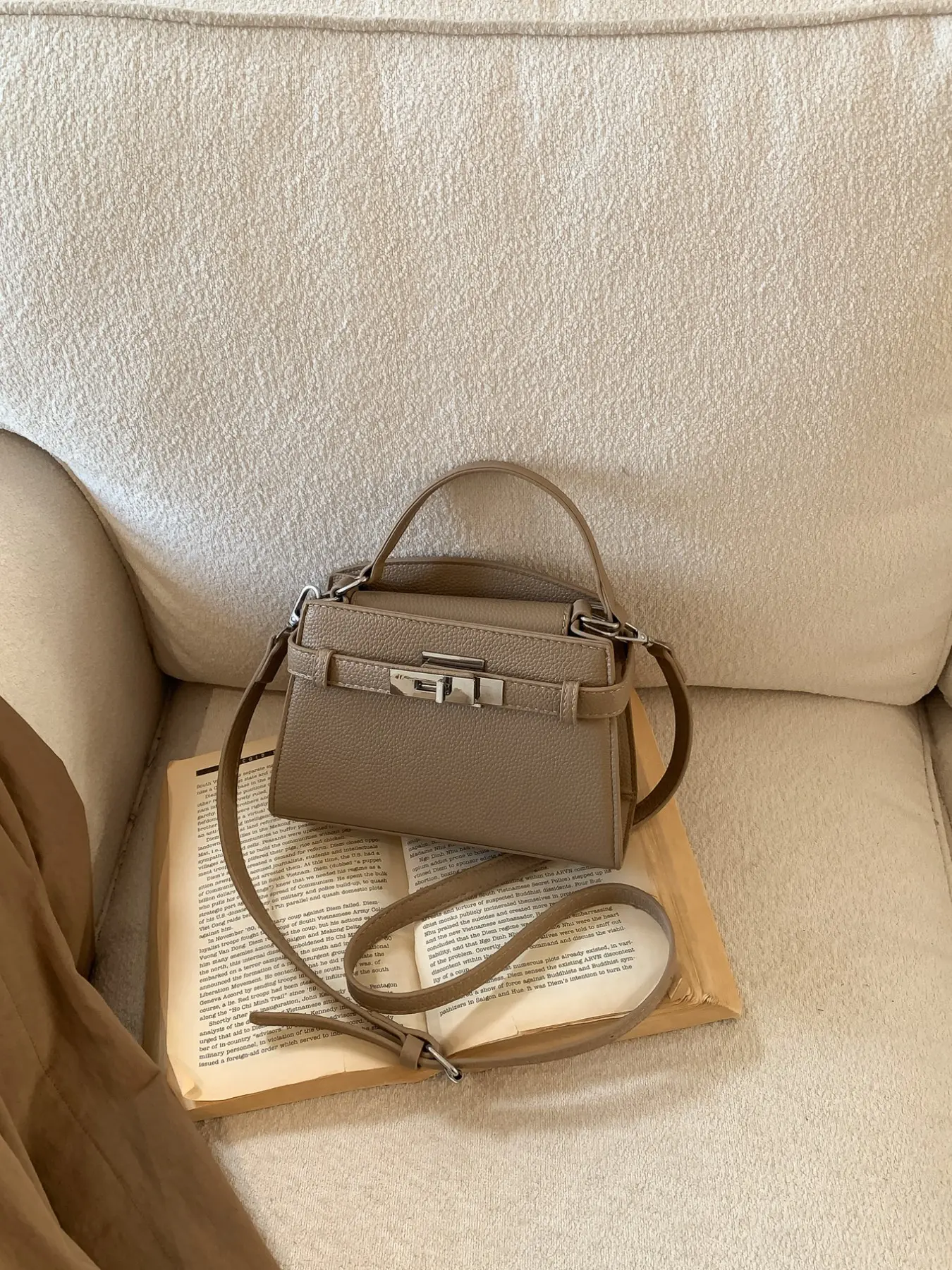 Women's Handbag Shoulder Purse New Fashion Shoulder Bag Simple Single-Shoulder Small Square Bag Crossbody Shoulder Purses Trendy Ladies' Accessory for 2026 Fashion All Match Crossbody Bag