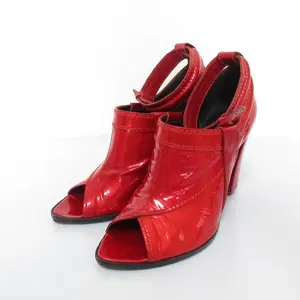 Pre-owned Givenchy Patent Leather Small Leather Goods Sandals