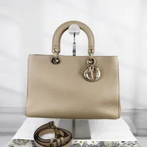 Pre-owned Dior Leather Shoulder Bags 14.96'' R4599 Shoulder Bag C9201754195 0318 T1 Chloe