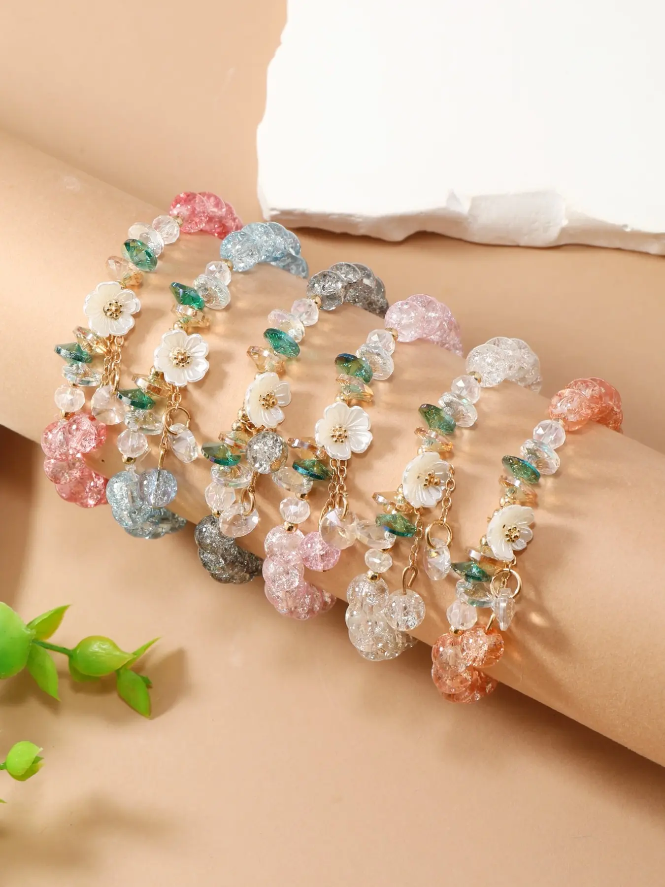 Women's 6pc/set Bohemian Style Glass & Synthetic Crystal Bracelets, Stackable Bracelets, Stacked Bracelets, Fashion Bracelets, Trendy Accessory for Everyday Wear, Perfect Gift Idea, Dainty Crystal Bracelet, Flower Design Bracelet, Beaded Bracelets Set