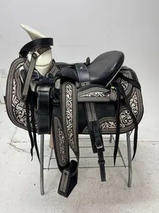 Charro Saddle 15.5” – Black & Silver Bordada “El Jefe” (Set Completo)