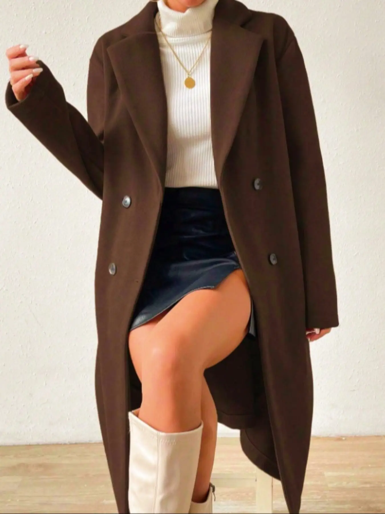 Elegant Fall & Winter Women's Wool Blend Overcoat, Outerwear, Slim-Fitting Long Coat with Double-Breasted Buttons, Plain Pattern, Commuter Style