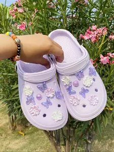 18 Piece Casual Shoe Accessories Set, Bling Shoe Charms, Rhinestone Shoes Charms, DIY Detachable Rhinestone Pearl Garden Sandals, Floral Butterfly Design, Rhinestone Shoe Decoration, Shoe Embellishment Set, All Seasons
