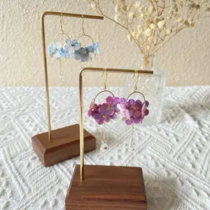 Microcrochet floral hoop earrings