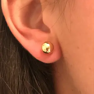 Gold Filled 9mm Stud Earrings - Elegant Design for Everyday Wear