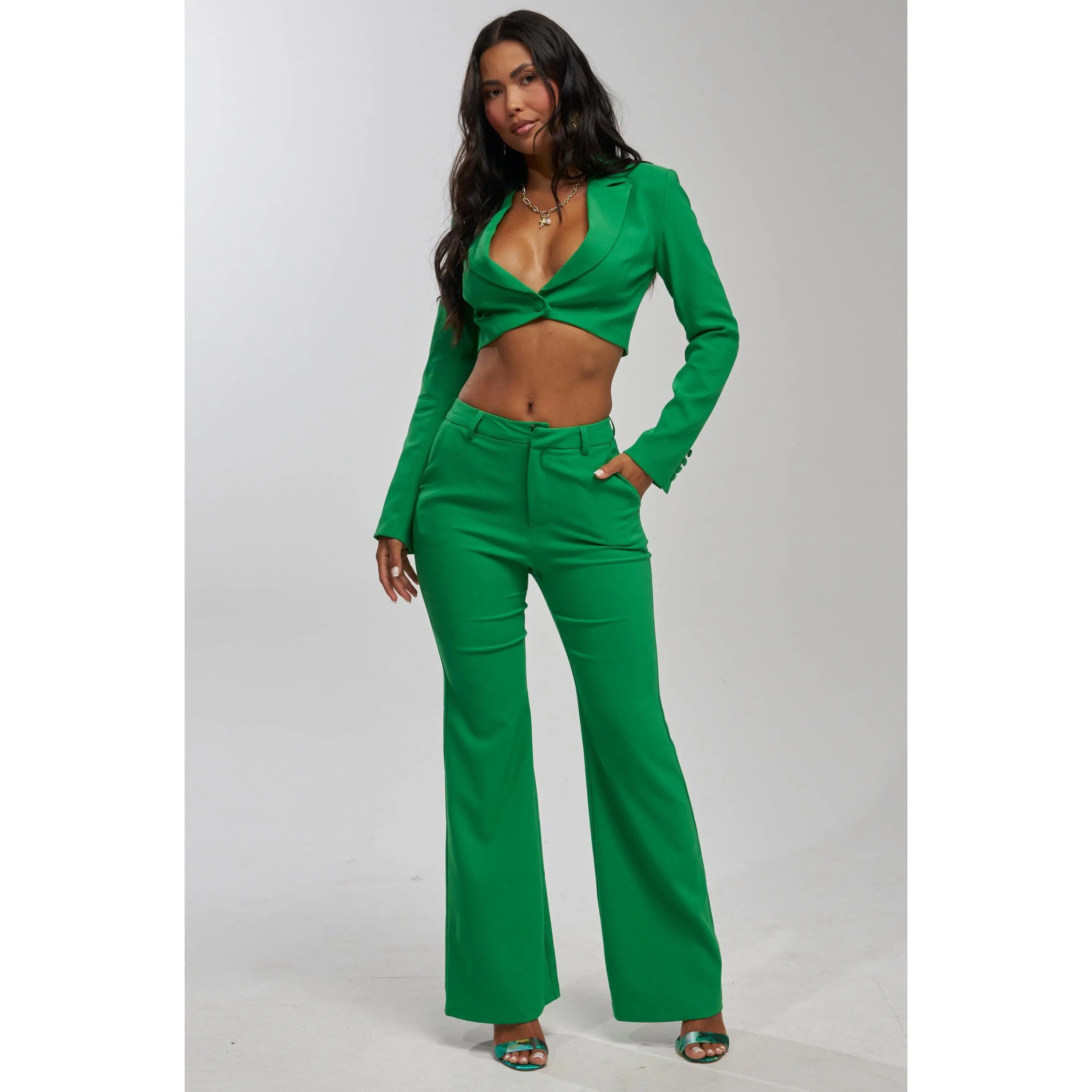 JUST YOUR LUCK CROPPED BLAZER IN GREEN