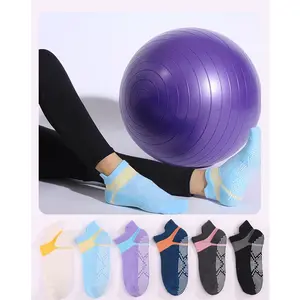 Thickened anti-slip/teenage professional training socks/anti-slip socks/pilates socks/yoga socks/sweat-absorbent and breathable/gym/running