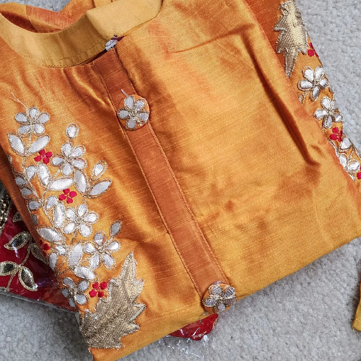 Kurthi with shawl!