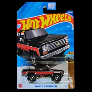2025 Hot Wheels HW DIRT 5/10 '75 Chevy Blazer Custom 115/250 Nissan 370Z Diecast Metal Car Diecast Collectible