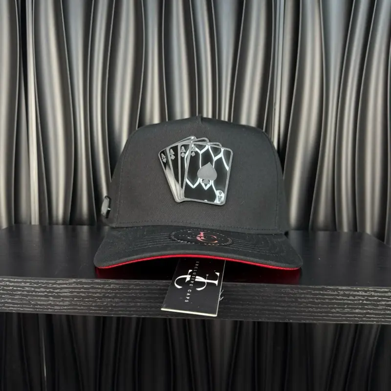 Poker SnapBack hat-black/red Poker SnapBack hat-black/red