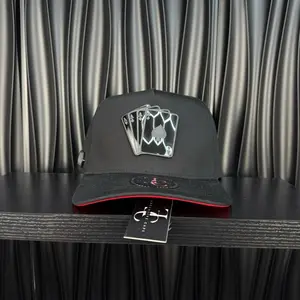 Poker SnapBack hat-black/red
