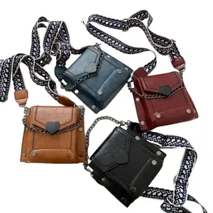 Women's Vintage Chain Heart Flap Crossbody Handbag - Mini Lightweight Sling Shoulder Purse with Flap Pocket, Casual Trendy Accessory for Daily Commute, Street Style, Handbag Sling Bag
