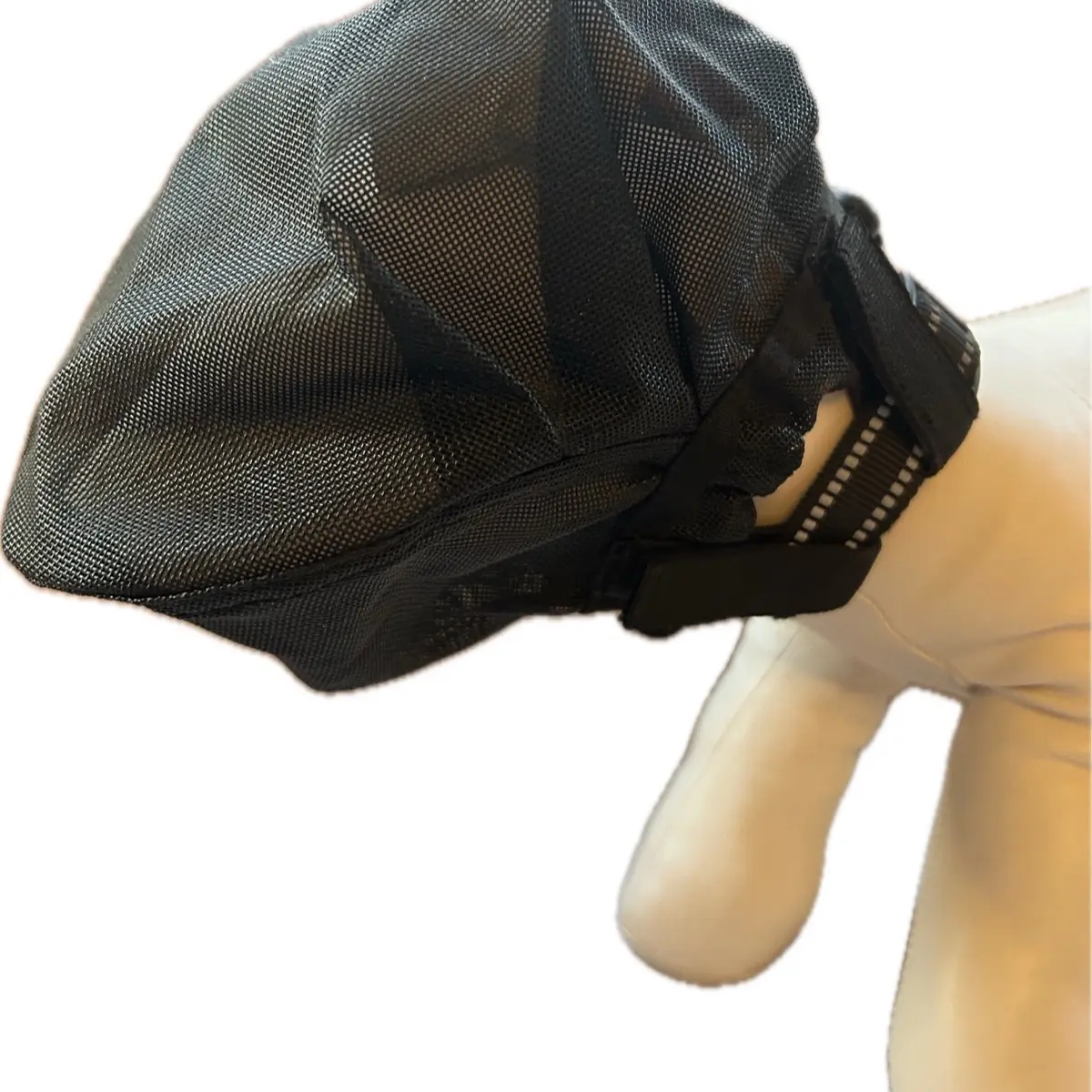 FOXDOG foxtail dog protection mask. The mask protects your dog from foxtail and ingesting something harmful