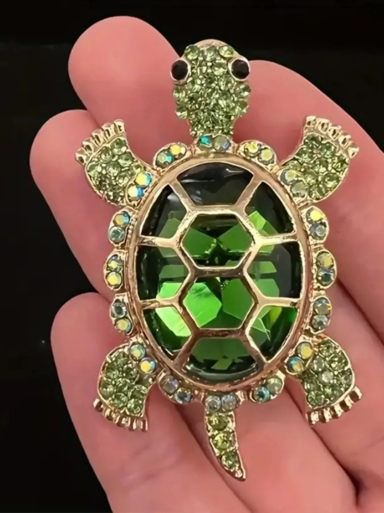 New Fashion Vintage Cute Turtle Brooch Pins Suitable for Suits Jackets Coats, High-End Versatile Daily Animal Pin Sea Turtle Accessory Jewelry