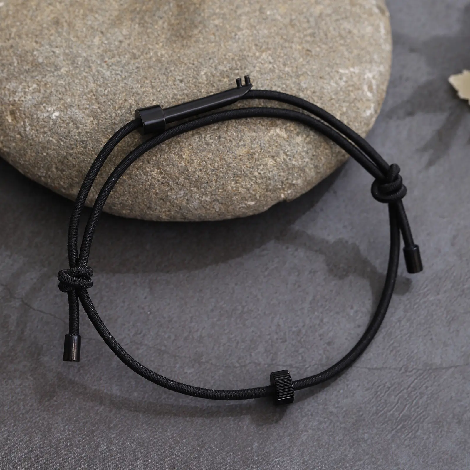 Survival Wrist Strap-Survival Bracelet- Emergency Glass Breaker, Secure & Comfortable Style-Gift box packaging-couple gifts-holiday gifts & creative gifts Escape Tool Vehicle Adjustable Concealed