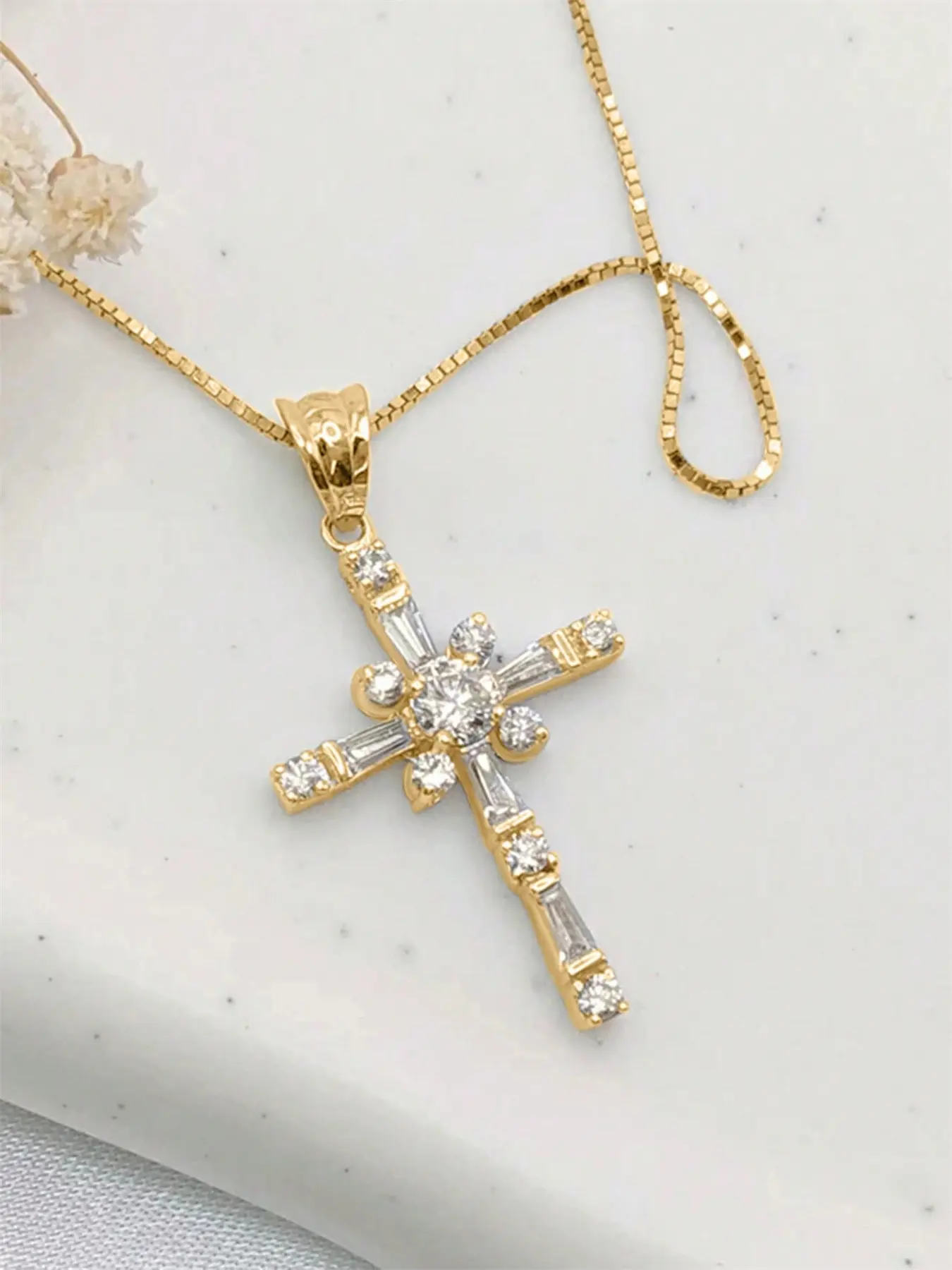 1 PC Glamorous Cubic Zirconia gold cuban iced out cross necklace Pendant For Women Valentine's Day Gift Wedding Jewelry