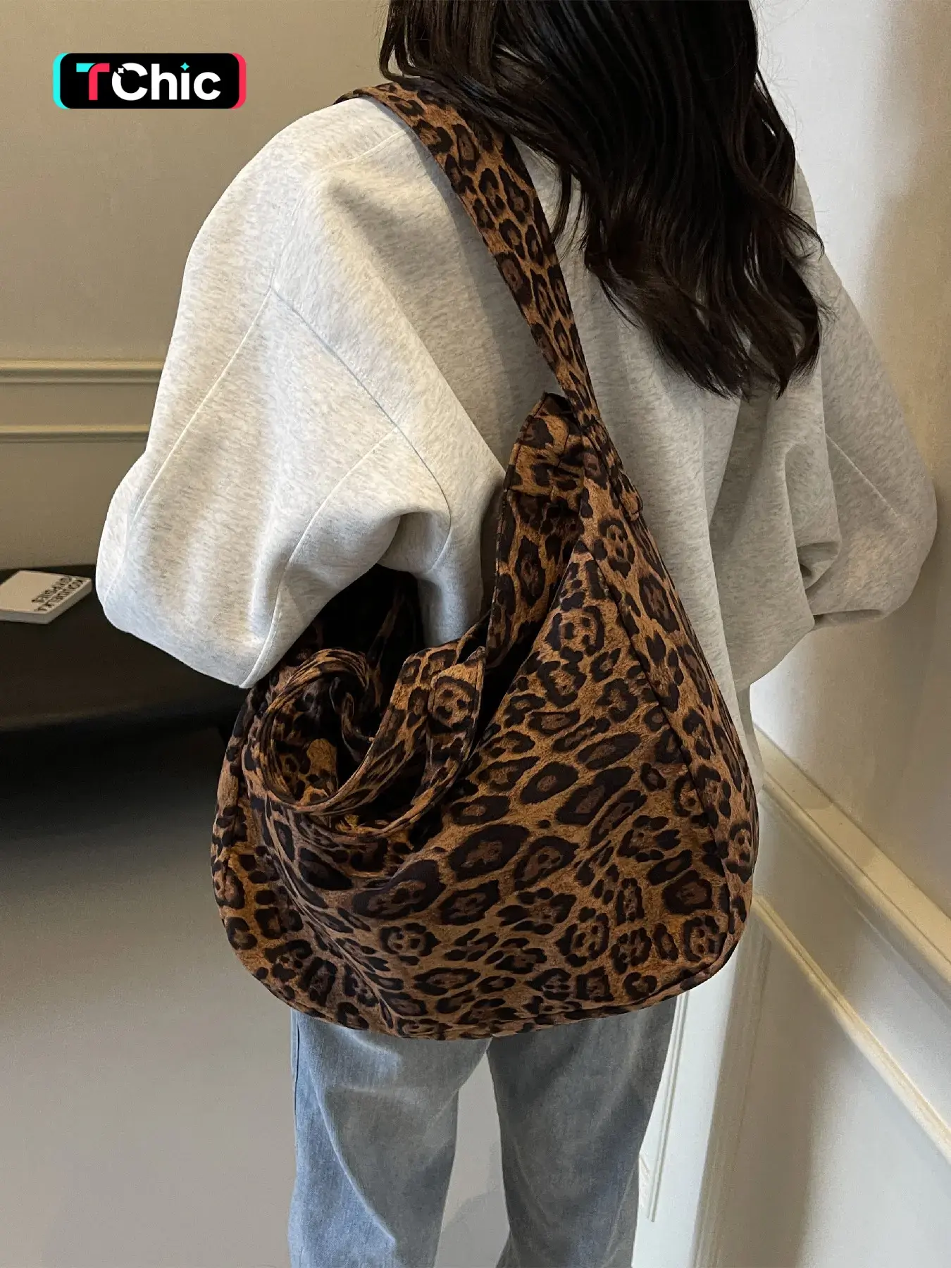 Large-Capacity Carry All Fashionable Leopard-Print Corduroy Tote Bag, Women's Casual Handheld Shoulder Bag for All Seasons and Commuting, Daily Commuter Bag, Everyday Work Bag, Fashionable Patterned Bag, Fashion Bags