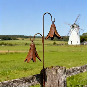 [3D] A 37-Inch Vintage Metal Garden Decoration, Garden Accessories, Featuring Two Canterbury Bells, with A Rusted Floral Stake Suitable for Yards and Gardens, Perfect for Rustic Landscapes and Cottage-Style Gardening