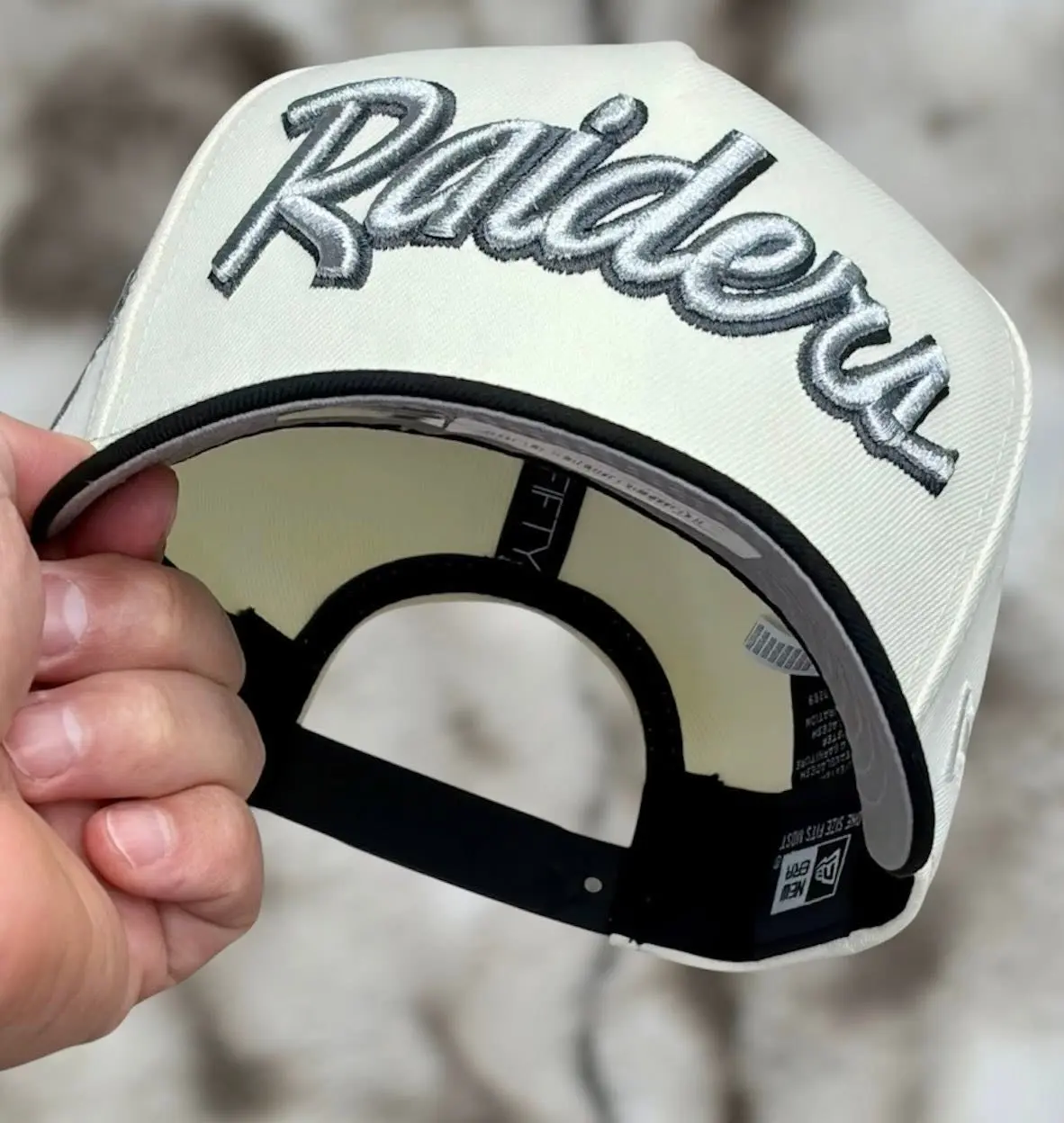 New Era NFL Las Vegas Raiders 9FIFTY Snapback Fitted Cap Raiders Script Logo Black White Streetwear Hip Hop Vintage Trendy TikTok Viral Hat Adjustable Unisex Baseball Cap Gorras Gorra Beisbol Urban Fashion