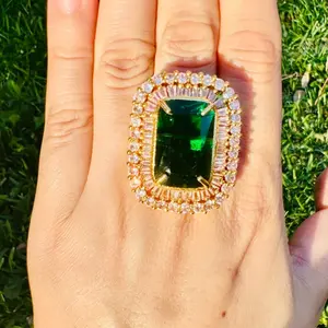 Adjustable ring for women in green