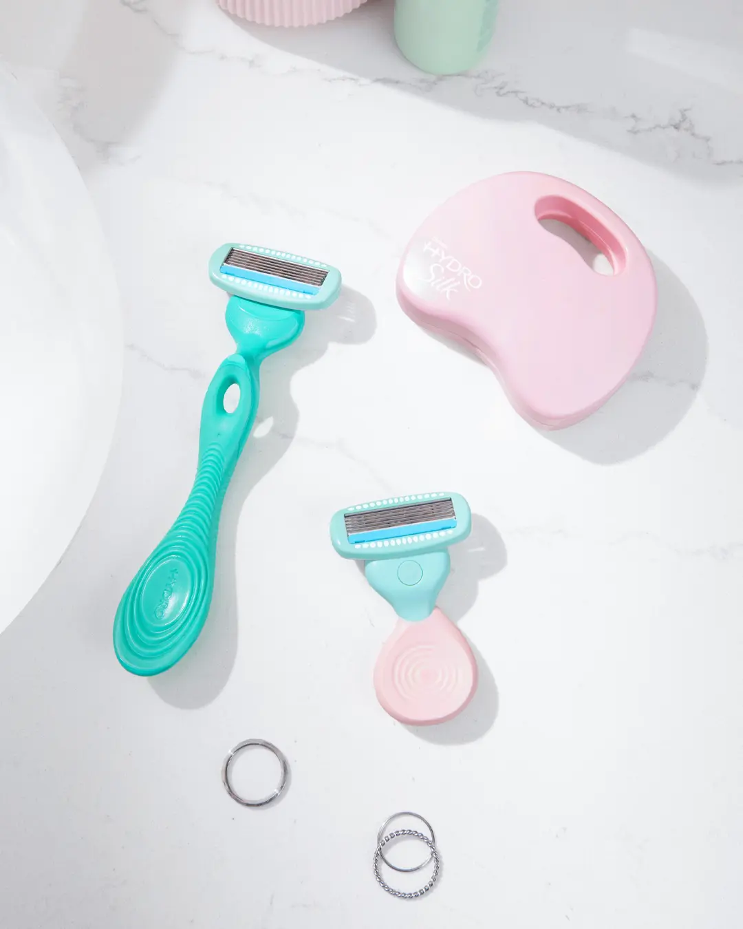 Hydro Silk 5-Blade Razor Kit for Sensitive Skin with Hydrating Aloe Serum - Includes Full-Size & Mini Travel Razor for Shower & Carry-On, Vented Shower Stand, All Skin Types, Sensitive Skin Razor, 5 Curve Sensing Blades