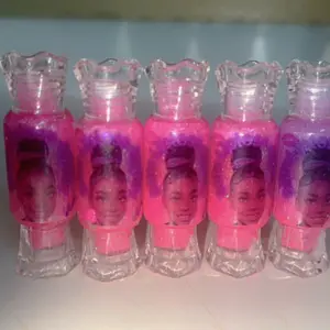 Liploss, Long-lasting, Hydrating, Lightweight, High Pigmentation