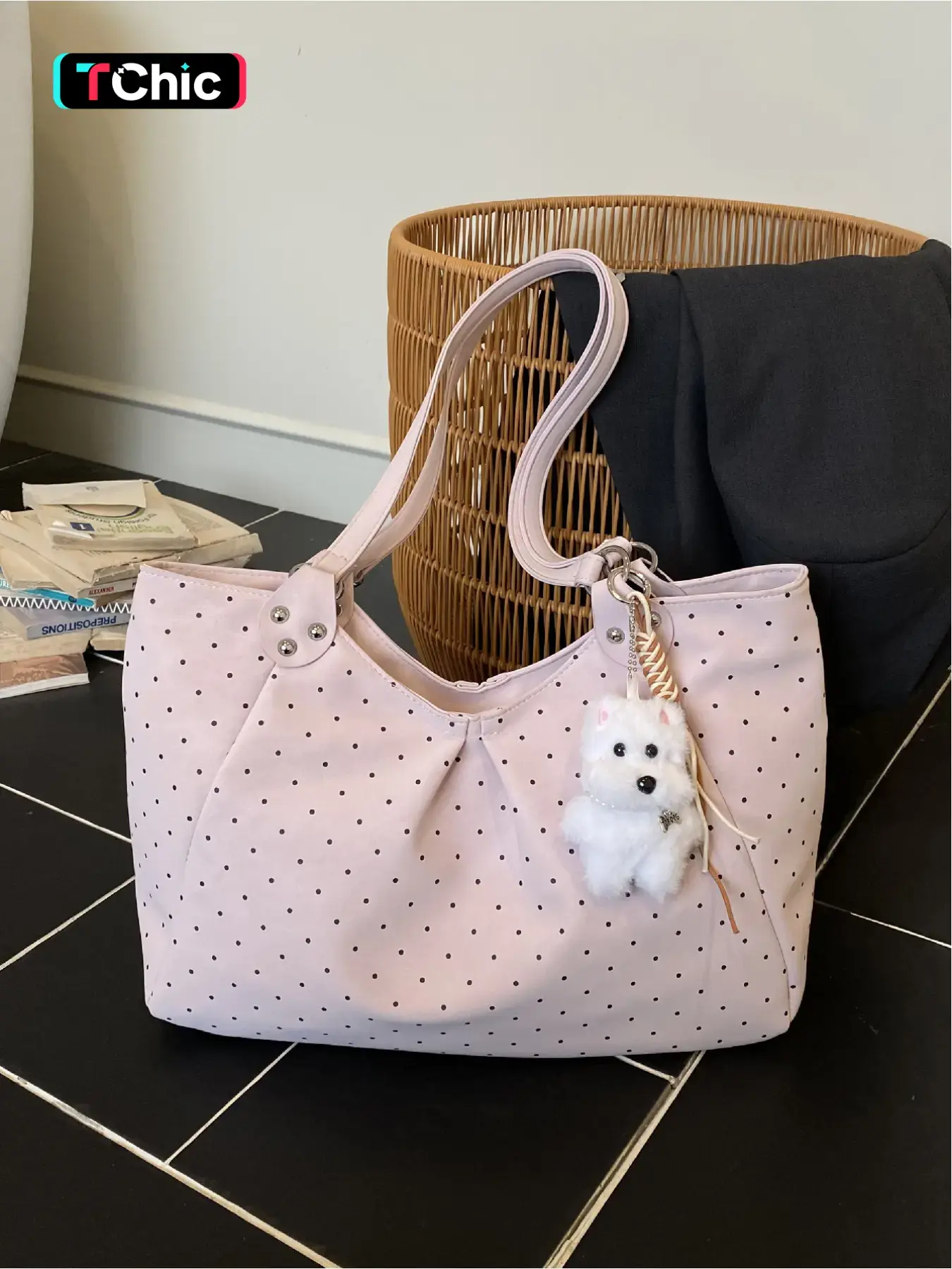 Large Capacity Polka Dot Pattern Tote Bag, Sweet Shoulder Bag, Metal Rivet with Fluffy Dog Charm, Versatile Stylish Underarm Bag, Ideal for Daily Wear, Commuter Tote Bag, Fashionable Shopping Bag