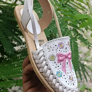 Huaraches Artesanales Mexicanos Made in Mexico 100% Leather White Sandals with Floral Embroidery & Bow Design