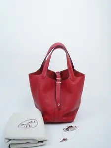 Pre-owned HERMÈS clemence Tote Bags Hermes Taurillon Picotin 18 PM Rouge