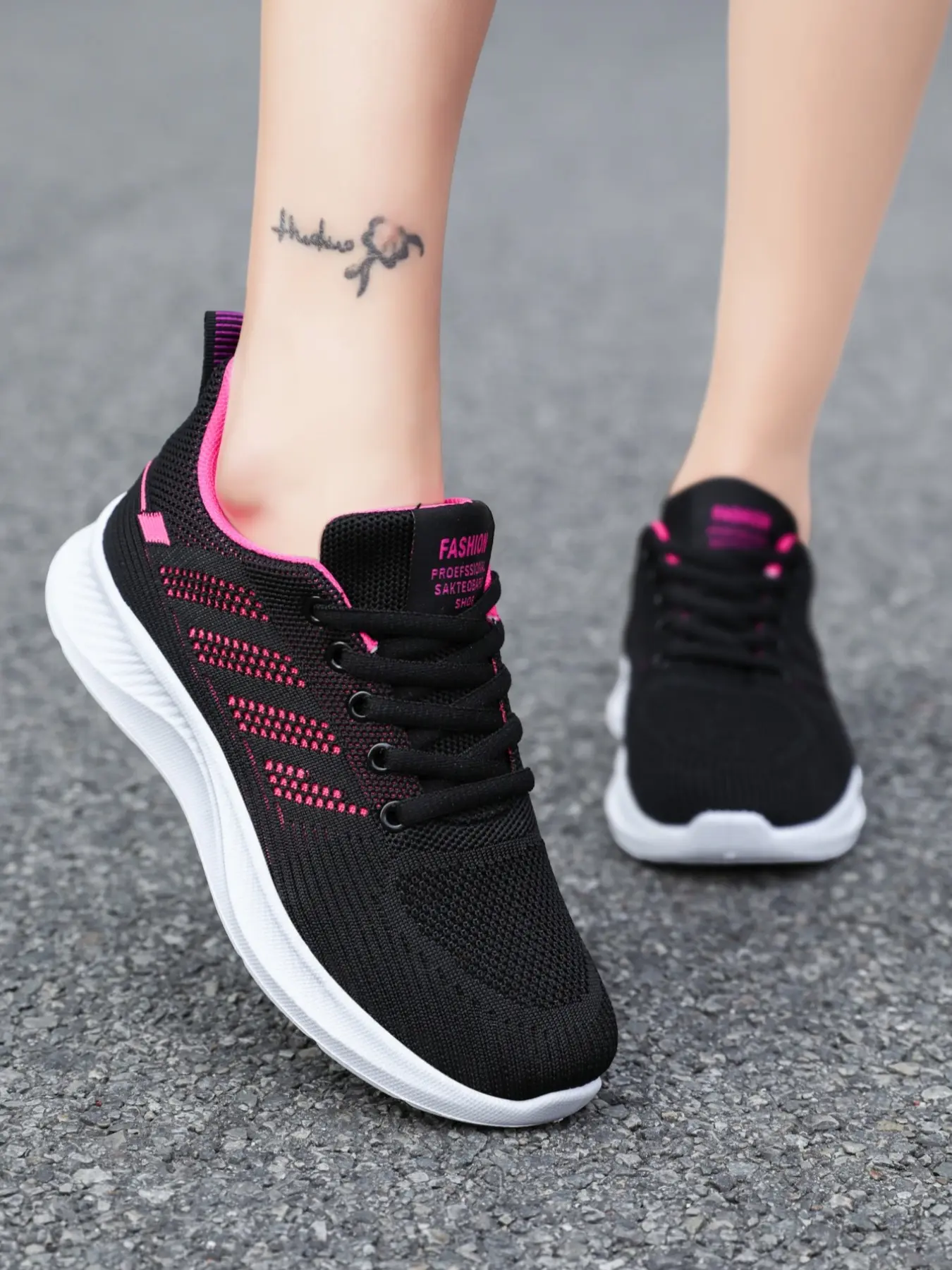 Women's Soft Sole Comfortable Breathable Sports Shoes, Lightweight Anti-Slip Flyknit Mesh Slip-On Mom Shoes, All Seasons Casual Sneakers