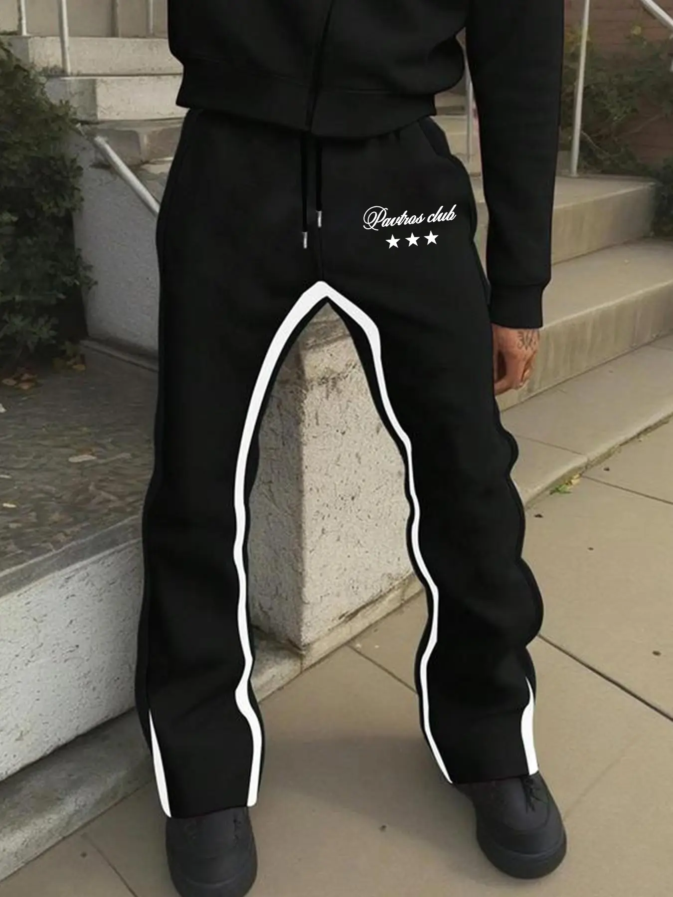 Casual color-block sweatpants, featuring star and letter prints, with a black drawstring waistband, street-style, Athleisure style, loose-fitting, wide-leg sweatpants, Athleisure Style Bottoms, Casual Fashion Sweatpants