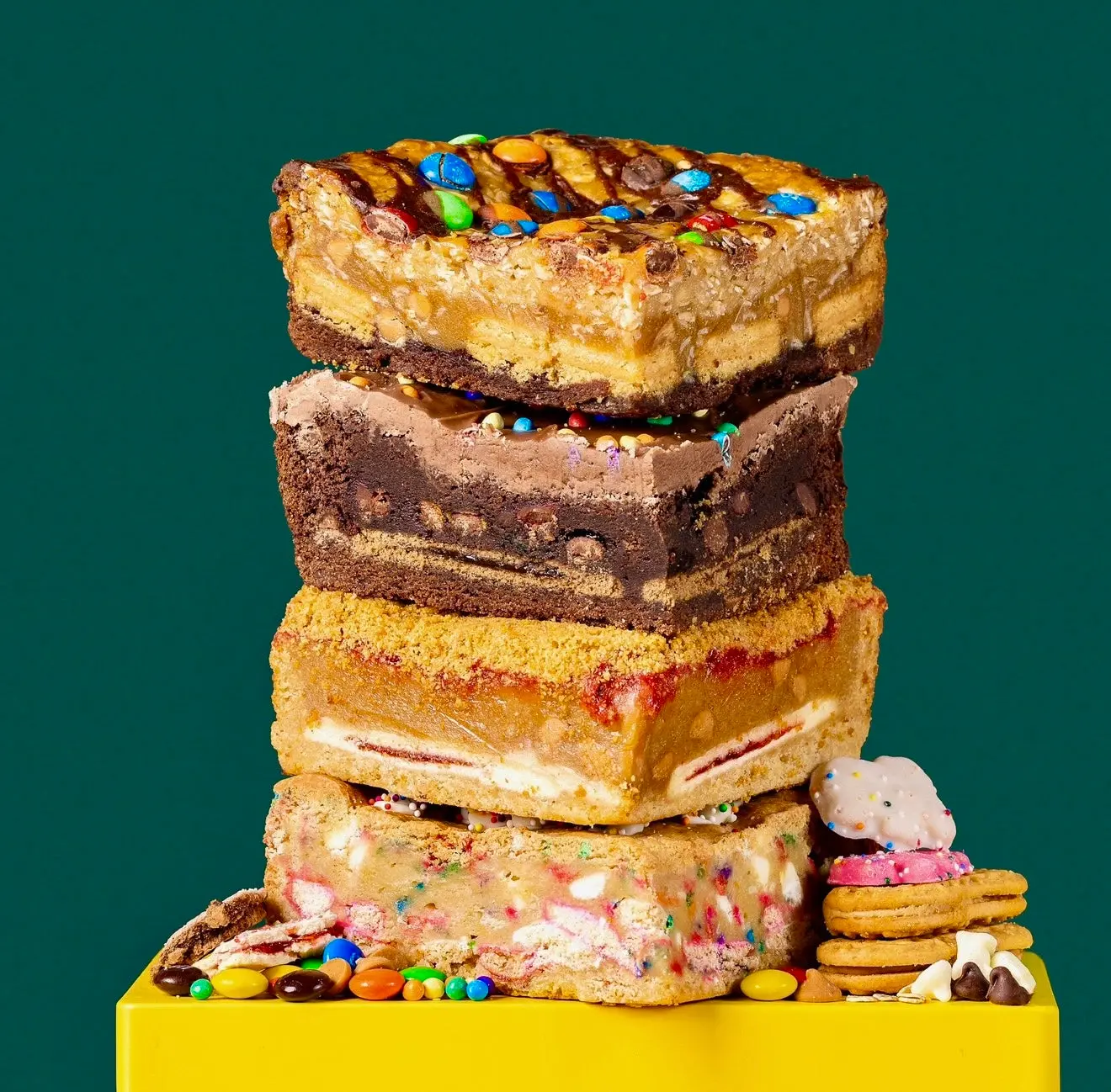 Limited Edition Back To School Snack Box - Multiple Pieces, Room Temp Food & Beverage Snack Cakes & Pastries Set