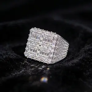 1PC wide-faced square synthetic  ring, with a domineering and trendy style, fully studded with sparkling synthetic , suitable for fashionable individuals who pursue personalized accessories to wear at parties and other occasions