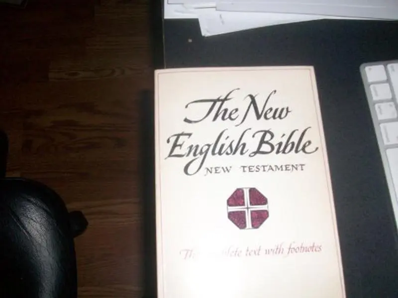 USED-The New English Bible New Testament the Complete Text with Footnotes by Oxford University Press (Paperback)