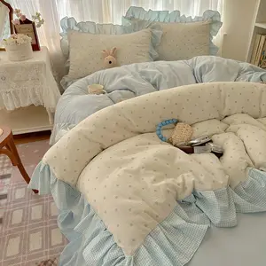Girls' Room with Ruffle Trim, Includes 1Pc Duvet Cover & 2Pcs Pillowcases, Polka Dot Pattern, Soft Skin-Friendly Fabric, All Seasons Use, Soft Bedding Sets, Ruffled Bedding Set