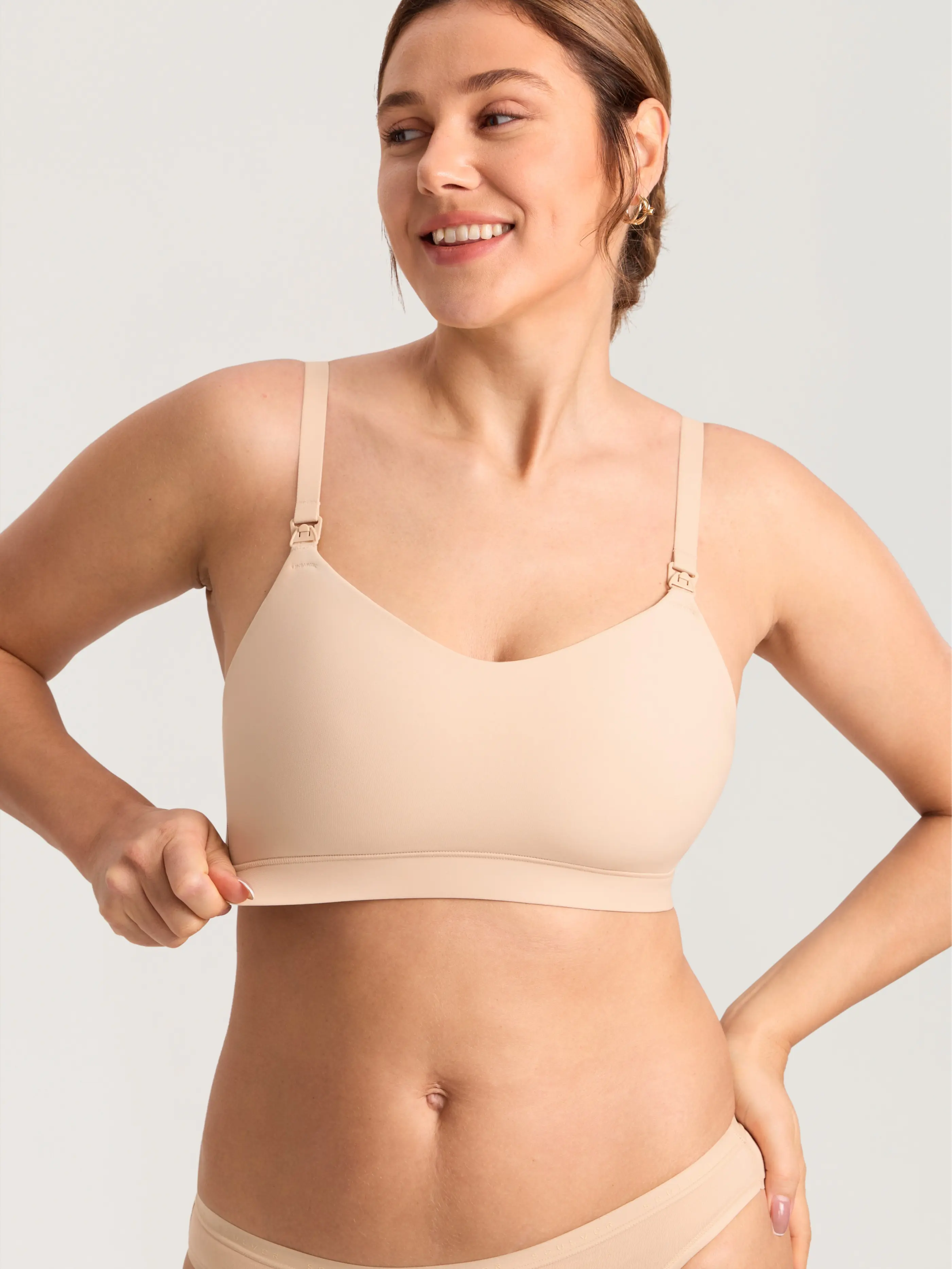 MOMANDA Seamless Nursing Bras with One-piece Molded Cups for Breastfeeding Supportive Padded Wireless Maternity Bras