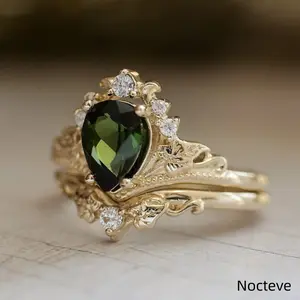 Women’s Two-Piece Simulated Olive Green Gem Gold-Tone Alloy Stack Ring, Vintage Retro Halo Imitation CZ Daily Jewelry Retro Brunch & Feminine Vintage Lady Gift Wear