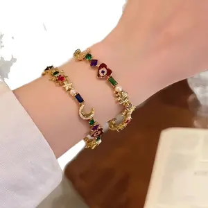 This classic star and moon-shaped gemstone bracelet has a retro style, is versatile, elegant, sophisticated, and uniquely designed.