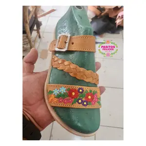 Yaritza Trenzita - Tan Embroidered Sandals