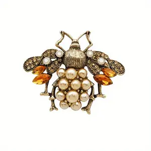 Fashionable Imitation Fragrance Bee Brooch for Women's Coat Shawl Buckle Insect Accessories Birthday Gift with Pearls and Crystals