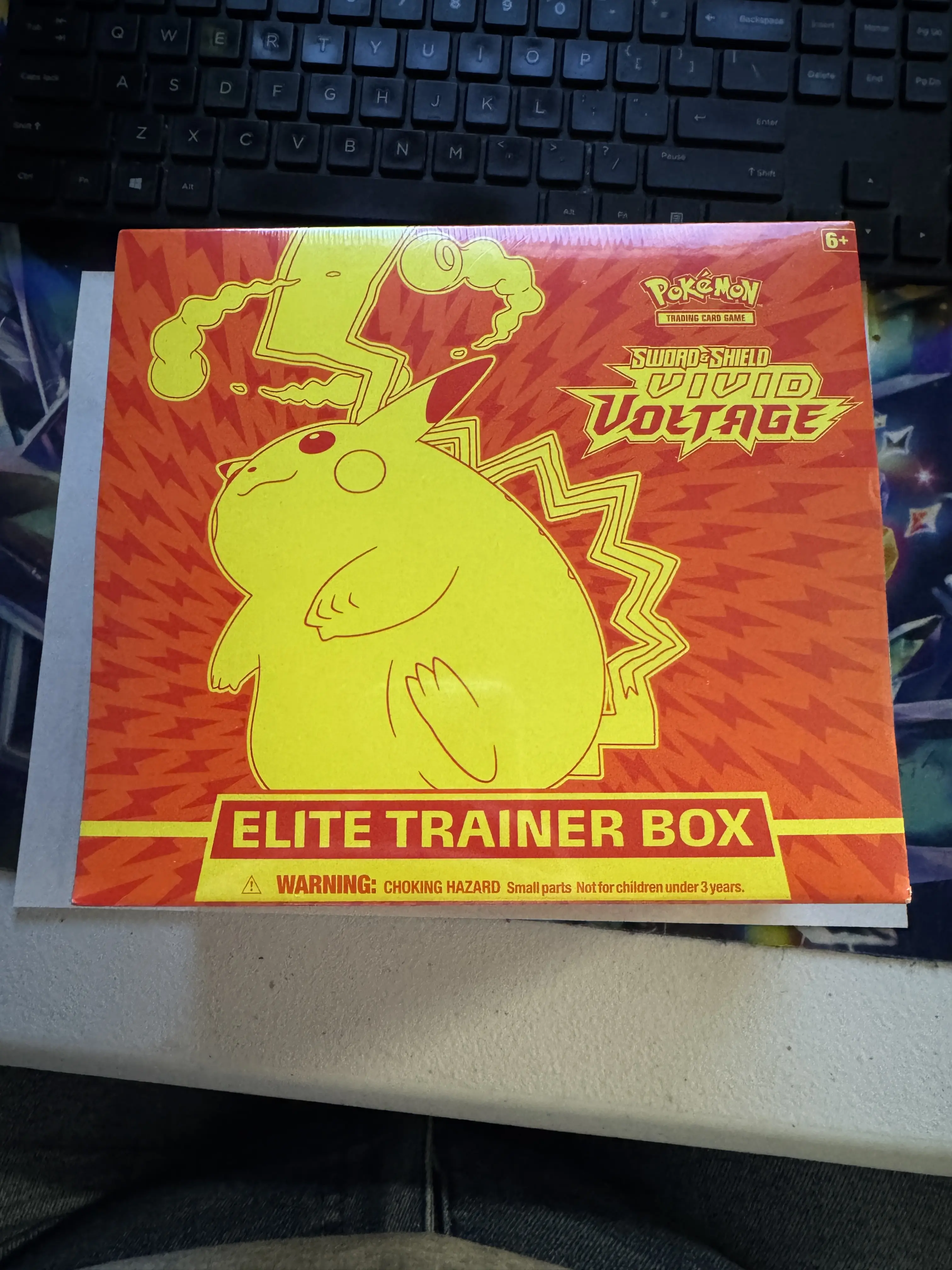 Pokemon Vivid Voltage ELite Trainer Box