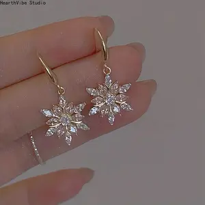 Sparkling Snowflake Christmas Unique Design Earrings - Versatile Winter Holiday Ear Jewelry, Festive Xmas Party Gift for Women, Versatile Earrings