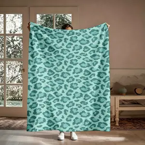 Teal Leopard Print Throw Blanket - Lightweight Breathable Animal Print Cheetah Pattern Graphic Decorated Throw, Stylish Home Decor for Bed/Sofa, Great Gift for Fashion Enthusiasts, All-Season Use, Animal Print Throws, Cheetah Pattern Throws