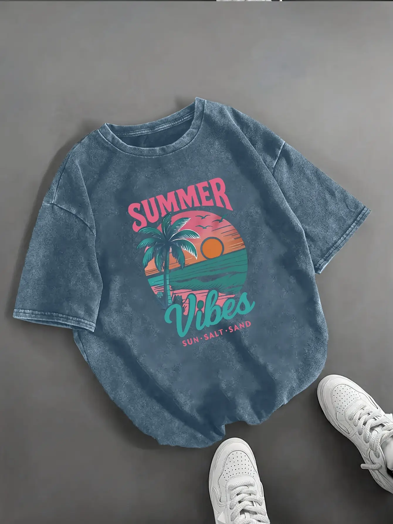 Women's Blush Pink Turquoise Palm Tree Print Oversized Round Neck Short-Sleeve Retro Cotton Fabric Apparel - Casual Everyday Washed Lady T-Shirt
